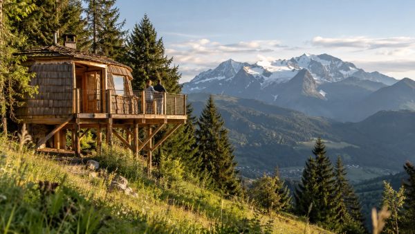Pourquoi choisir un hébergement insolite en Haute-Savoie ?